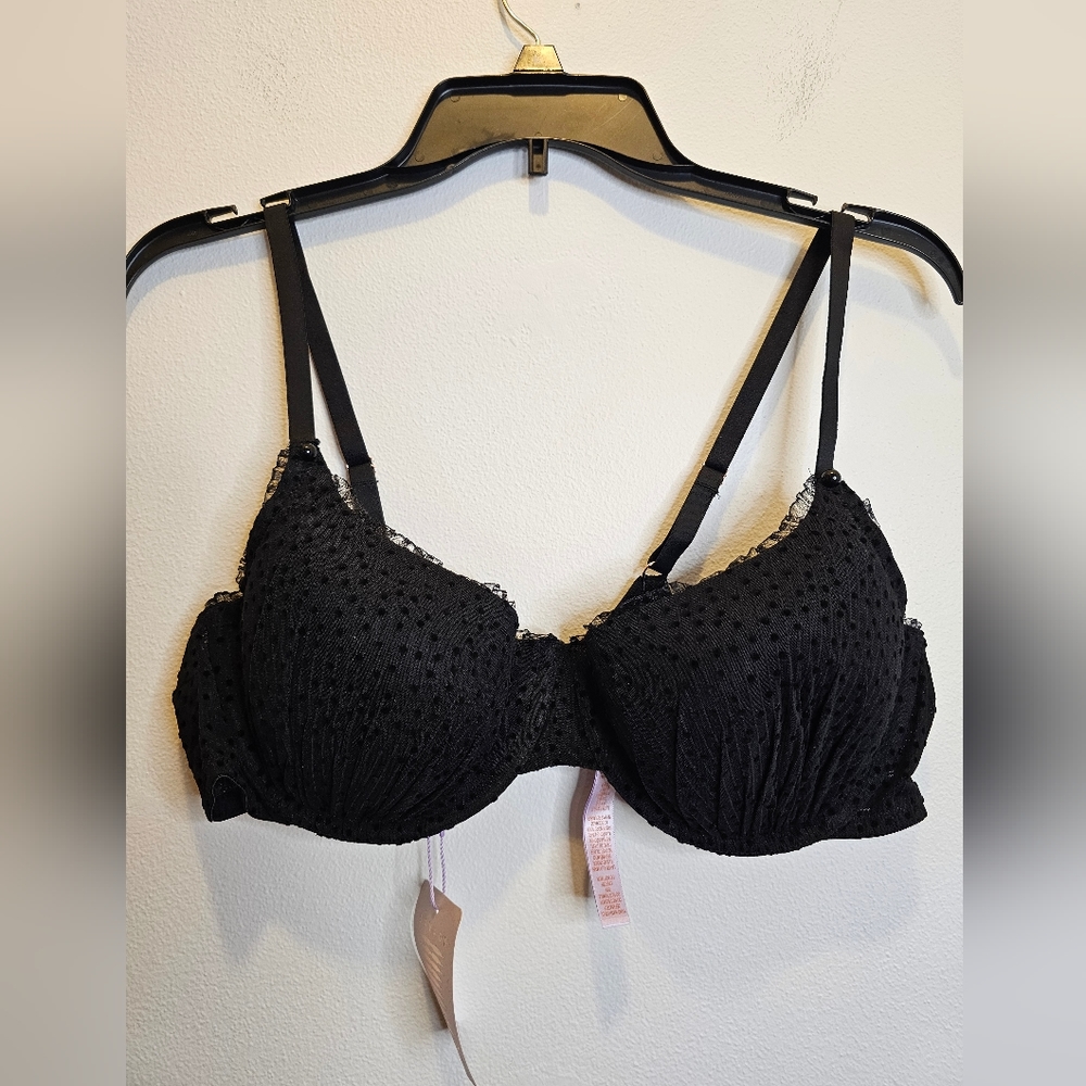 NWT Savage X Fenty black bra with lace Size 38C